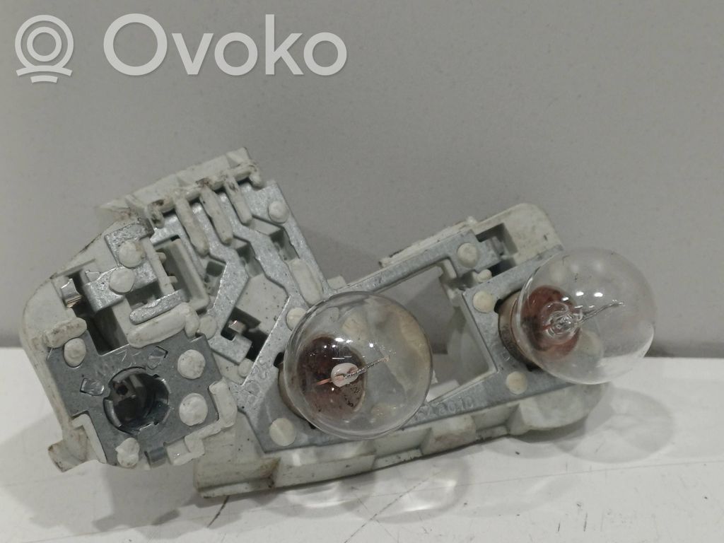 BMW 3 E90 E91 Glühbirnenhalter Heckleuchte 