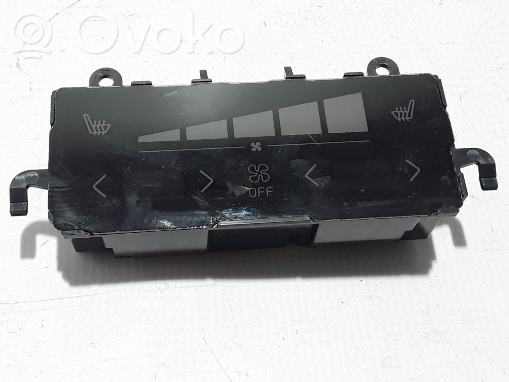 Volvo XC90 Air conditioning (A/C) switch 