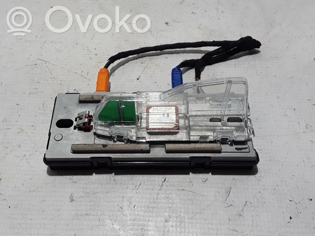 Volvo XC40 GPS-pystyantenni 