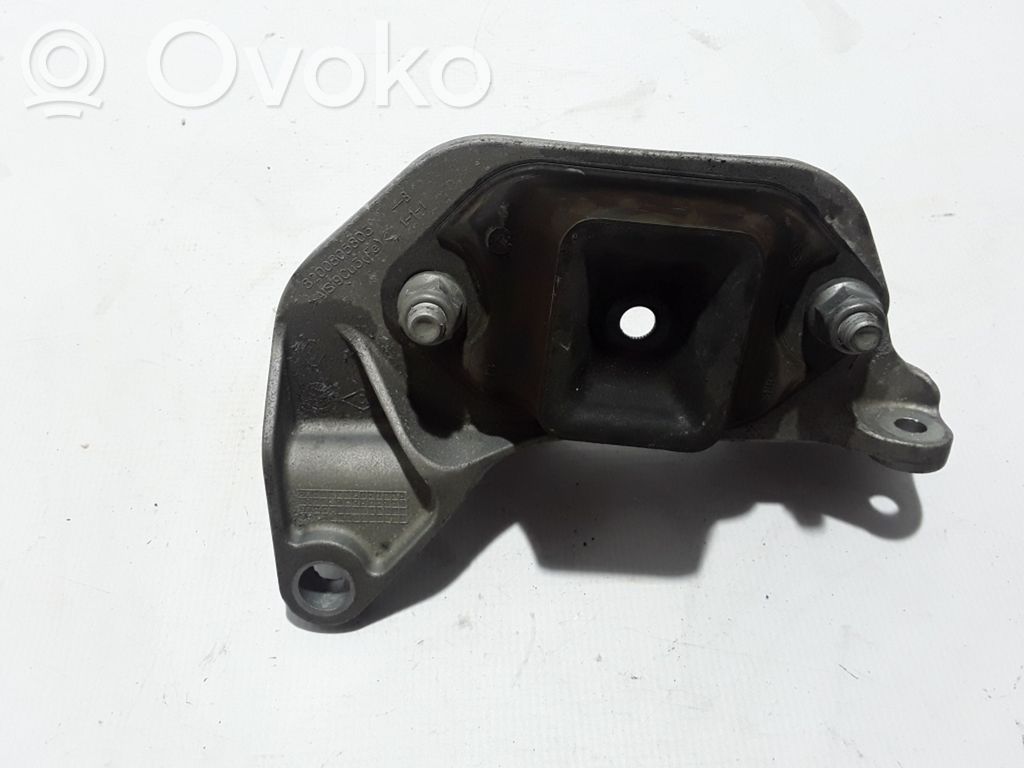 Dacia Duster Engine mount bracket 