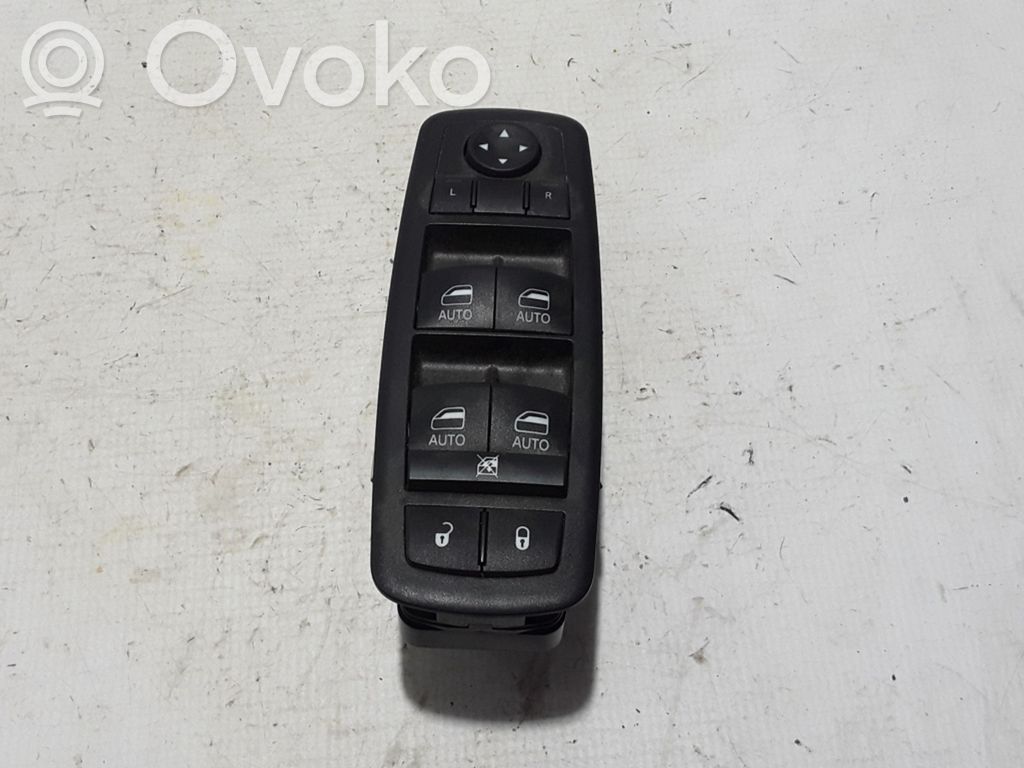Chrysler Pacifica Electric window control switch 
