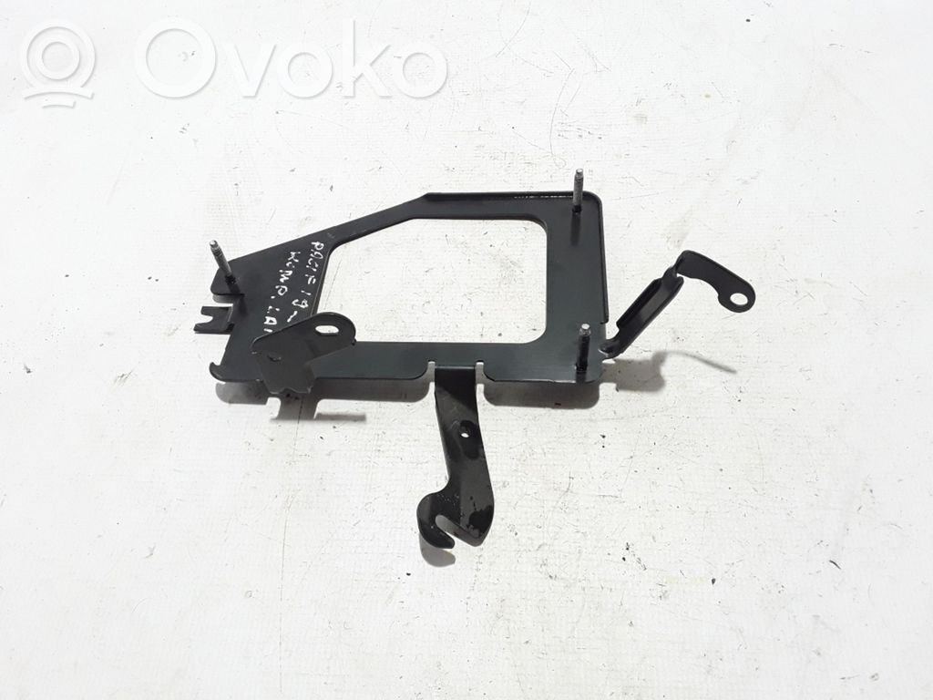 Muu moottoritilan osa   68218005AC