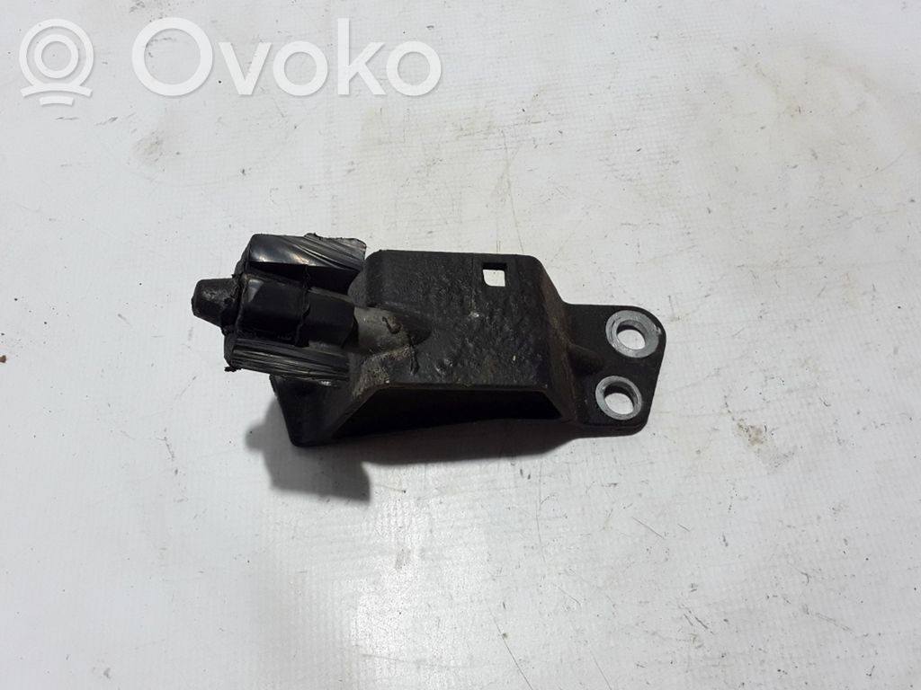 Muffler mount bracket/holder   68250053AA
