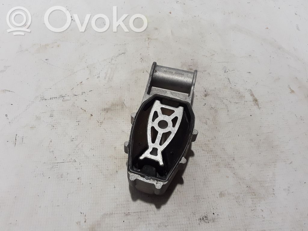 Volvo XC40 Engine mounting bracket 
