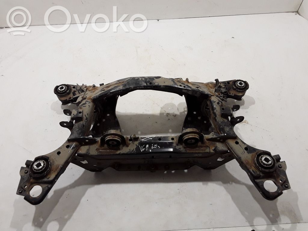 Volvo V60 Taka-akselin palkki 