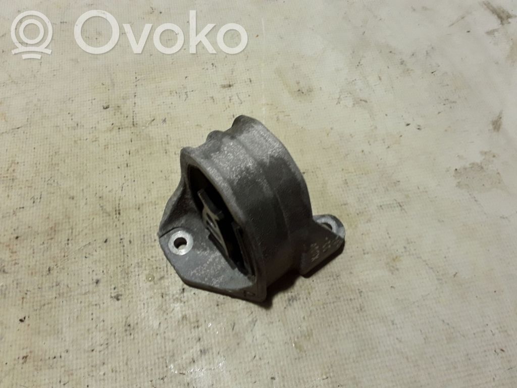 Volvo XC60 Engine mount bracket 