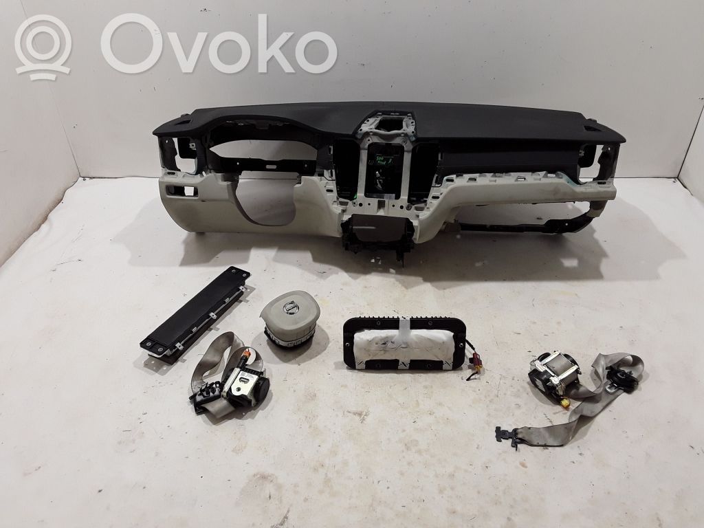 Volvo XC60 Panelis 