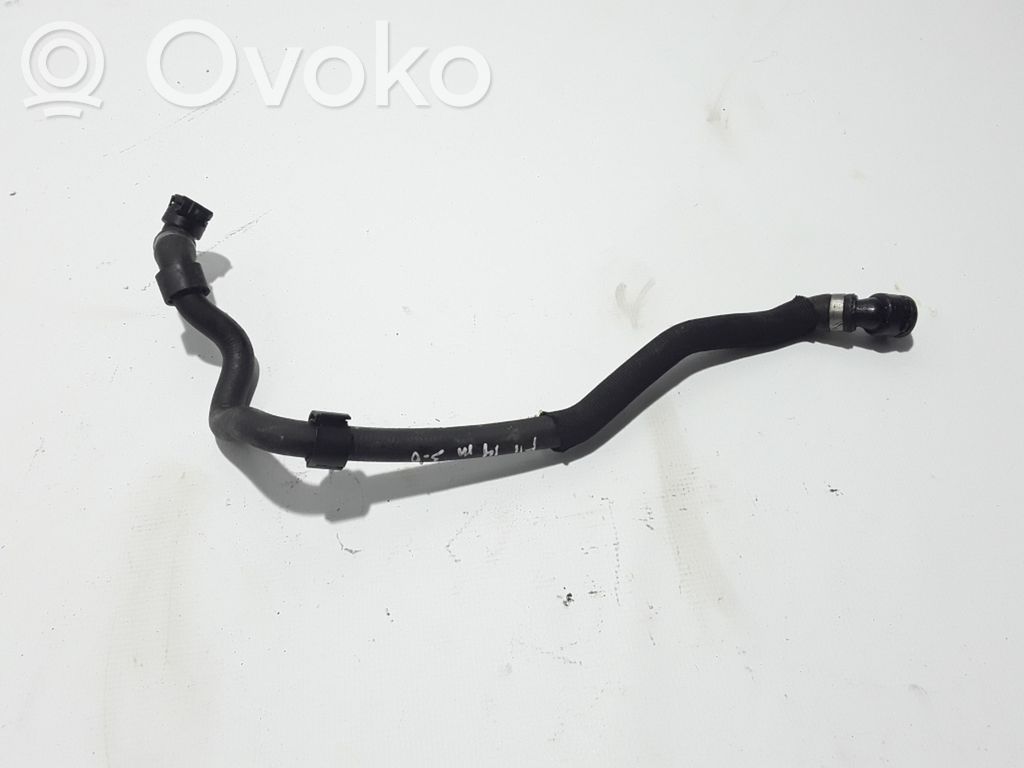 BMW 5 F10 F11 Moottorin vesijäähdytyksen putki/letku