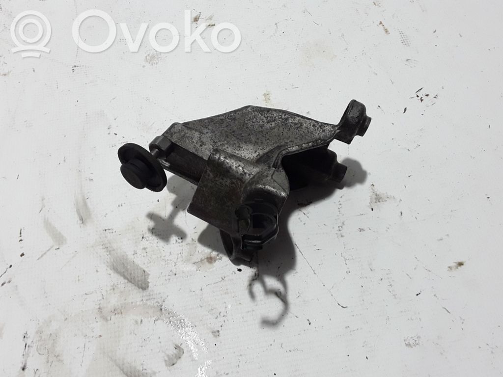 Engine mounting bracket   9816728980