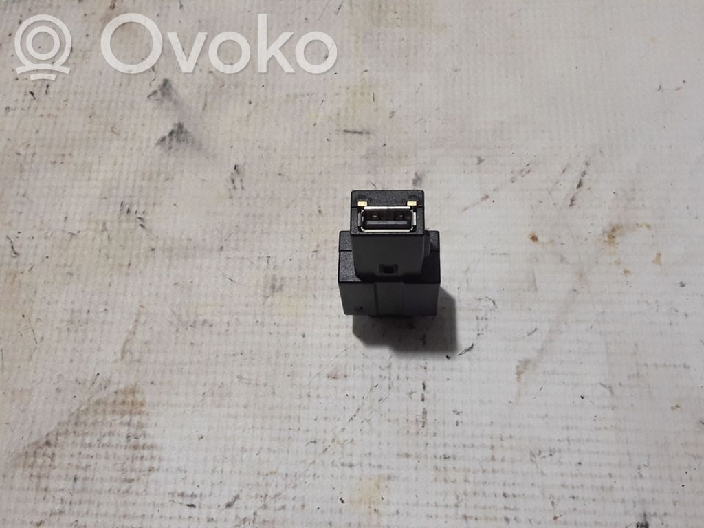 Volkswagen Tiguan Connecteur/prise USB 