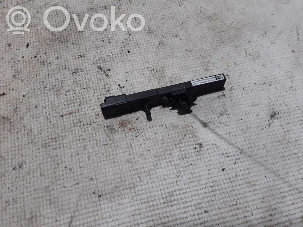 Peugeot 208 II Amplificatore antenna 