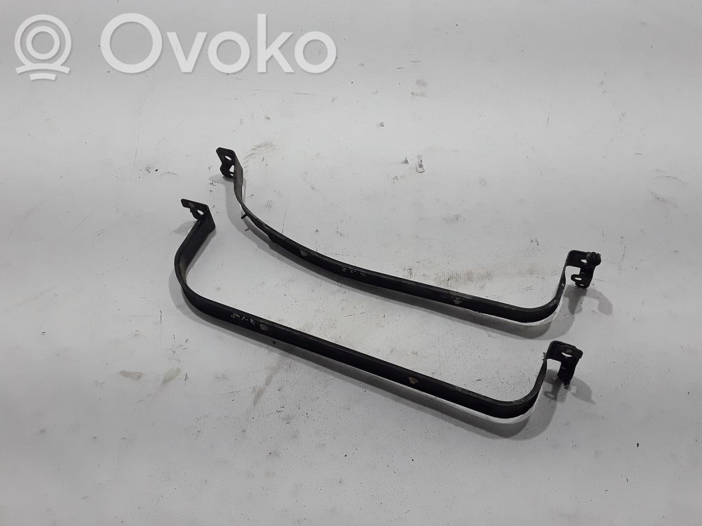 Volvo V60 Polttoainesäiliön kannake