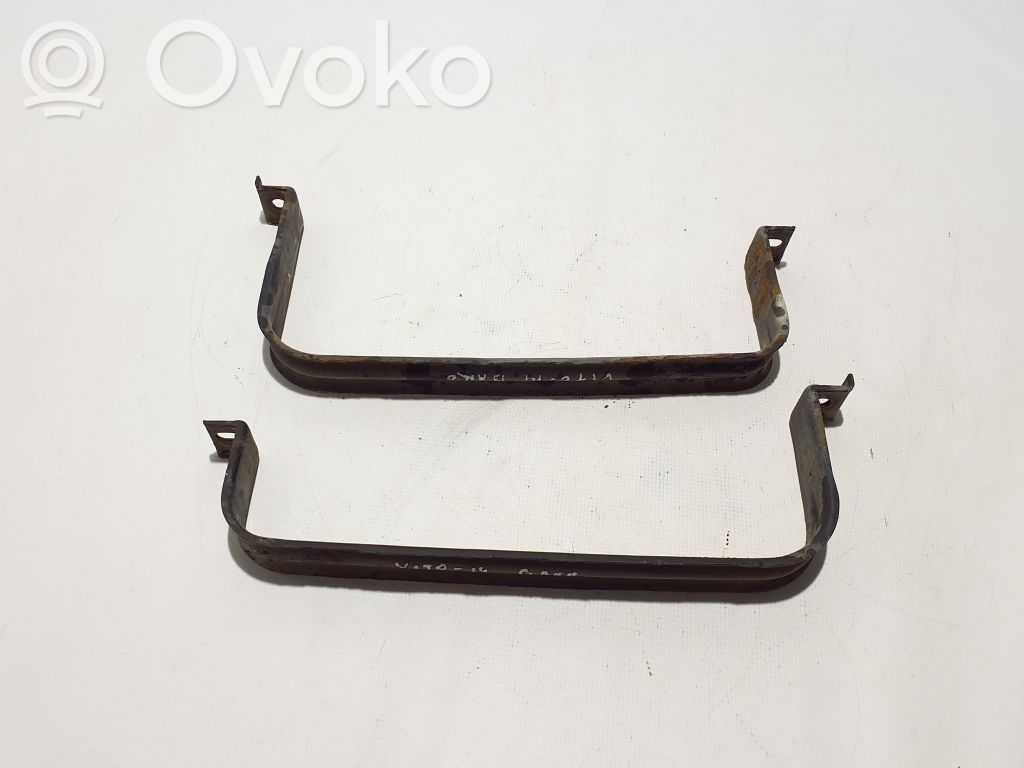 Mercedes-Benz Vito Viano W639 Uchwyt / Mocowanie zbiornika paliwa 