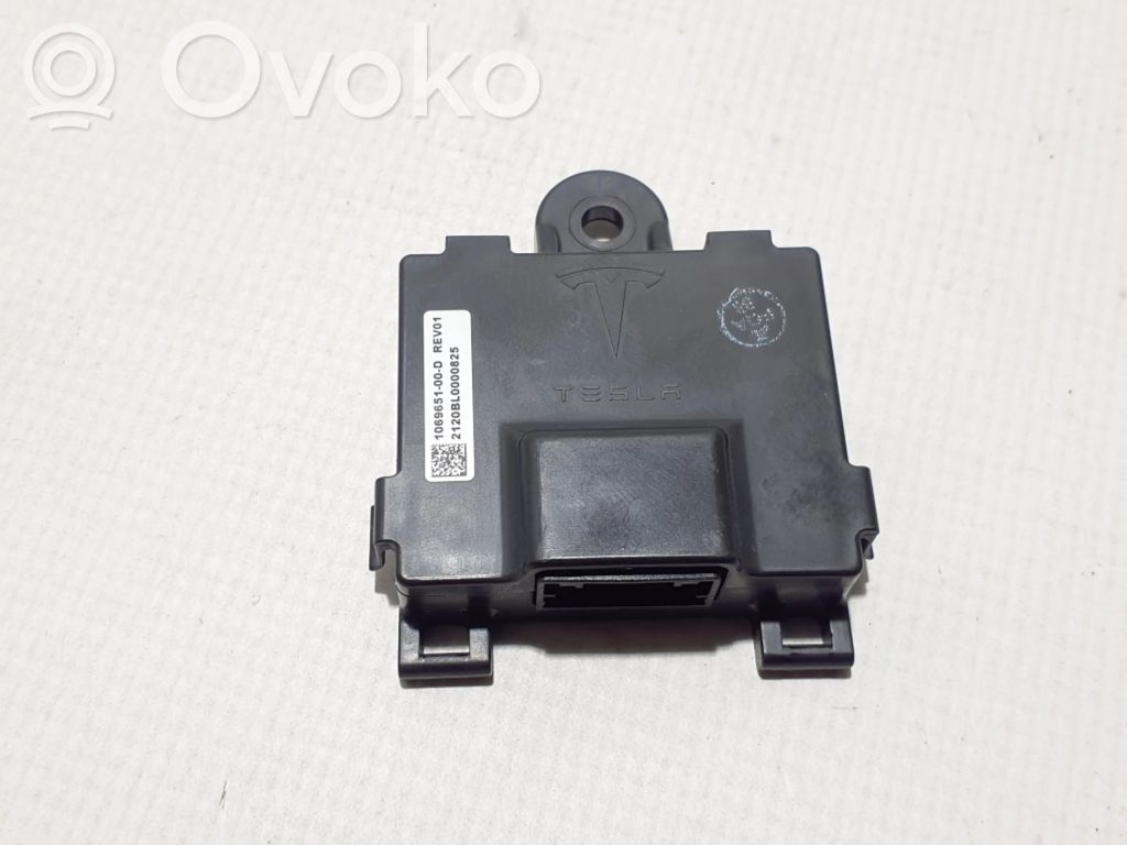 Sonstige Steuergeräte / Module   1069651
