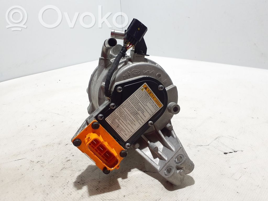 Alternator   373902M900