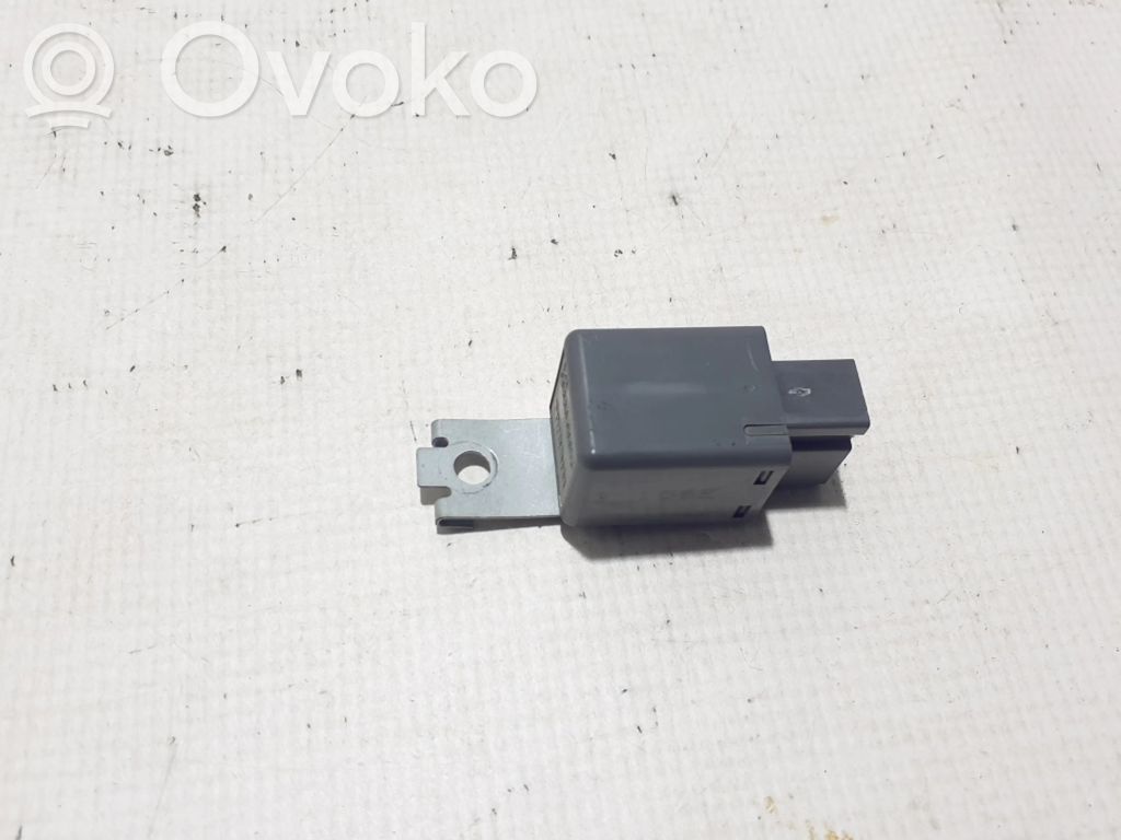 Otros relés   24330C9900