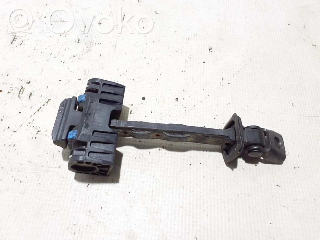 Volkswagen Amarok Etuoven pidätin 