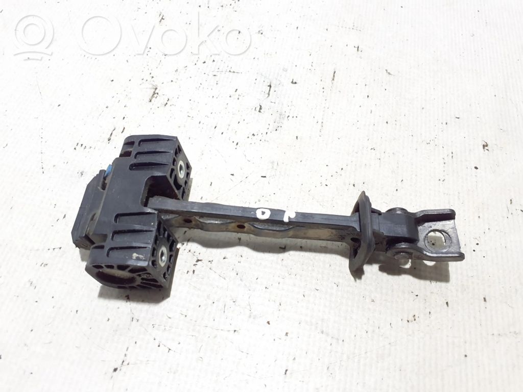 Volkswagen Amarok Etuoven pidätin 