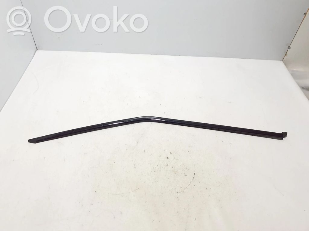 Volvo XC40 Listwa drzwi tylnych 