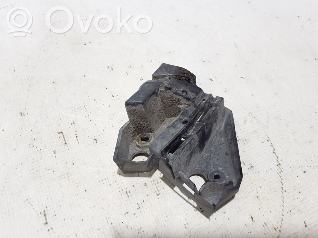 Volvo C30 Front bumper mounting bracket 