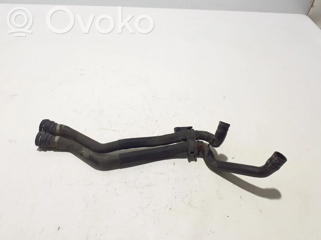 Volkswagen Golf VII Tuyau de liquide de refroidissement moteur 