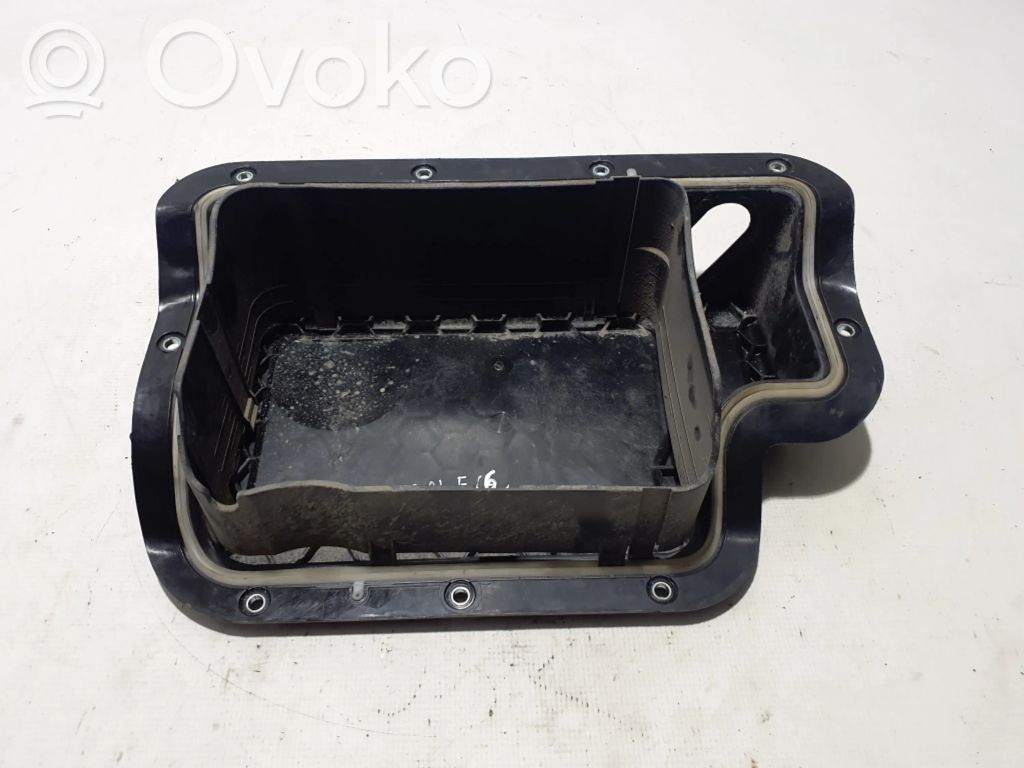 Volkswagen Golf VII Capac cutie baterie 