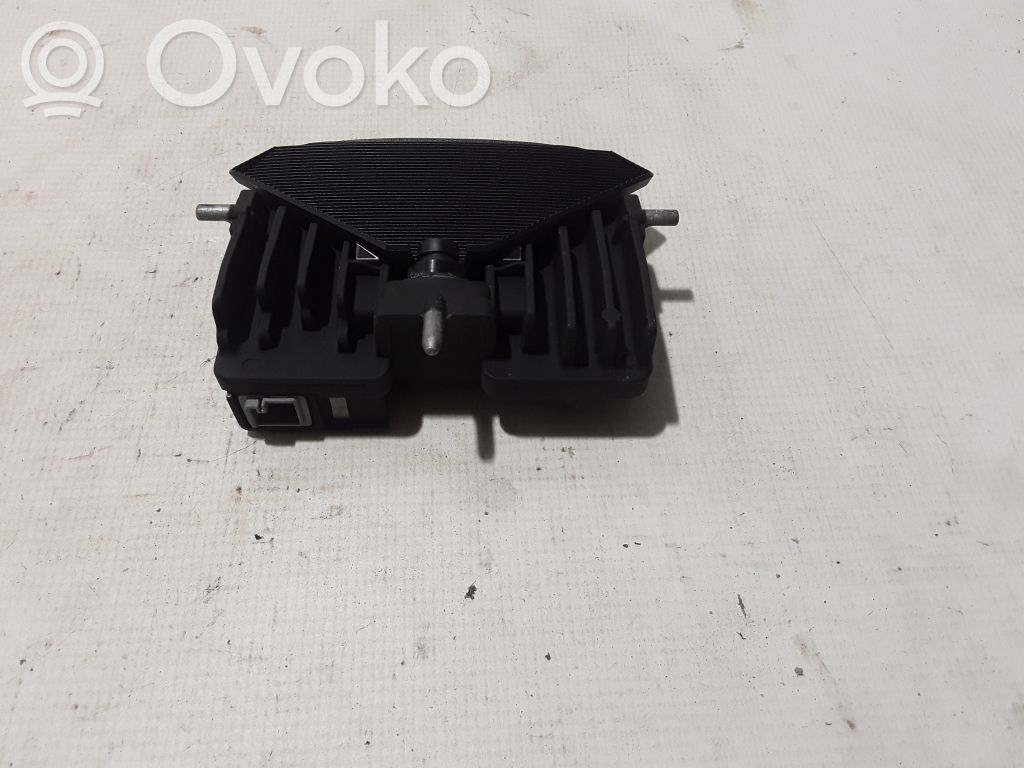 Windshield/windscreen camera   32358506