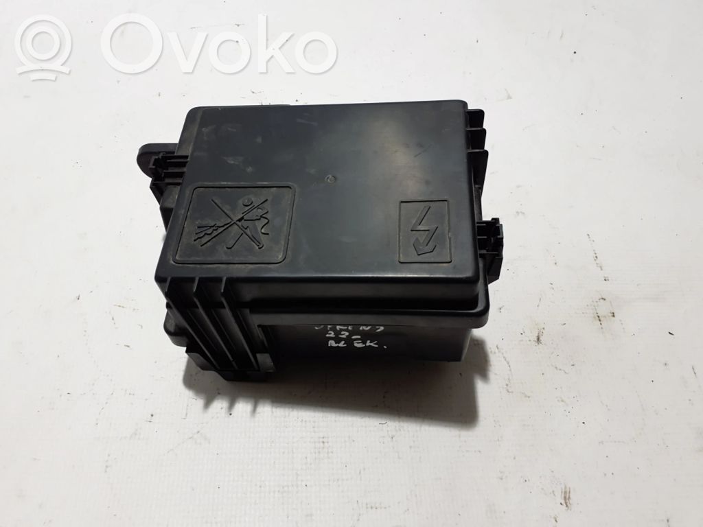 Dacia Spring Juego de caja de fusibles 