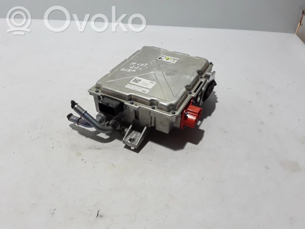 Inversor/convertidor de voltaje   LJ987P425BD