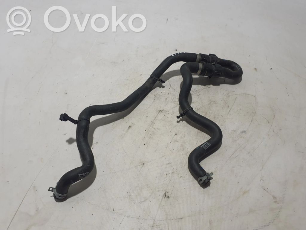 Volvo C40 Przewód / Wąż chłodnicy 
