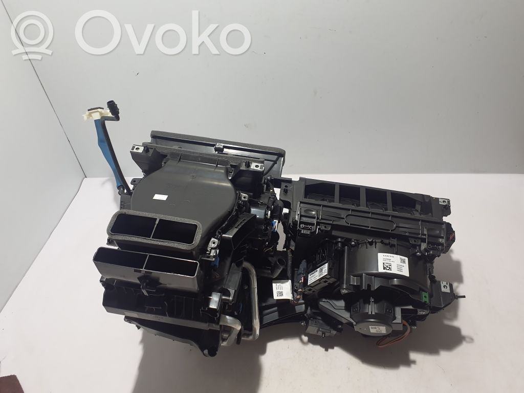 Volvo C40 Nagrzewnica / Komplet 