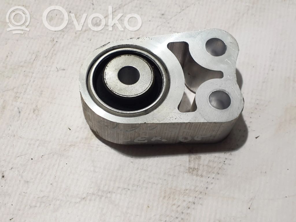 Volvo C40 Engine mount bracket 