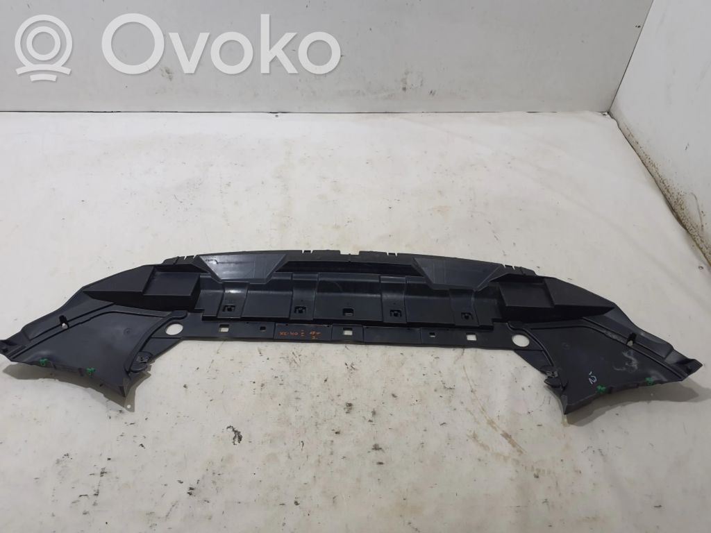 Volvo XC40 Engine splash shield/under tray 