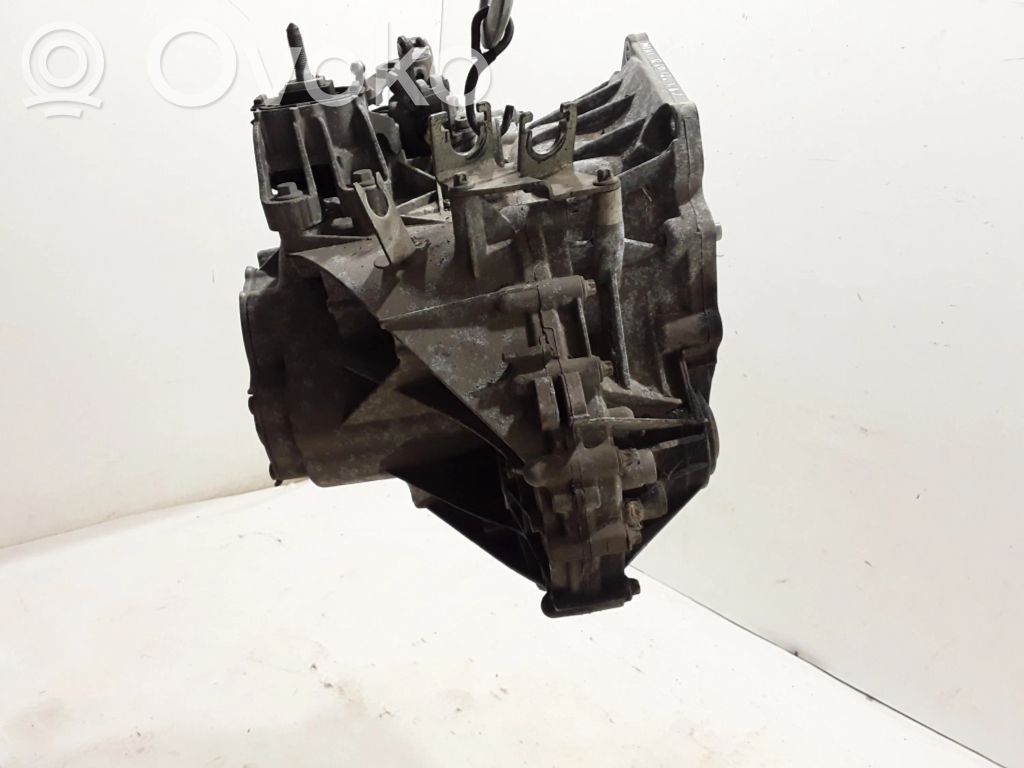 Manual 6 speed gearbox   7594640,GS653DG