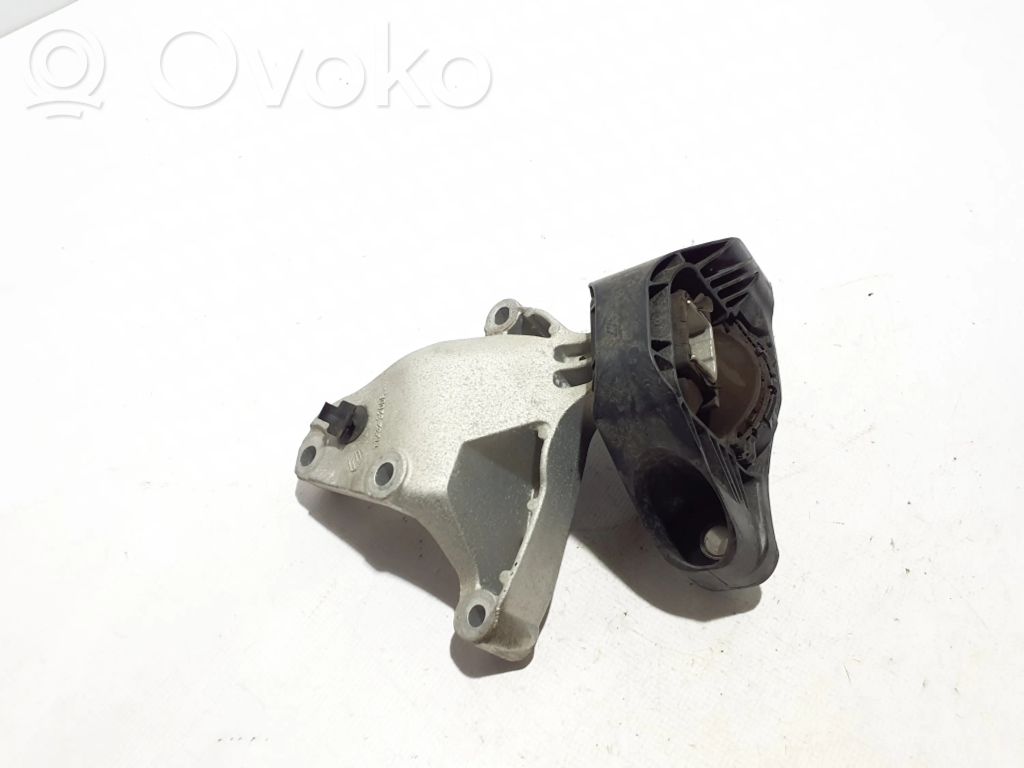 Renault Arkana Engine mount bracket 