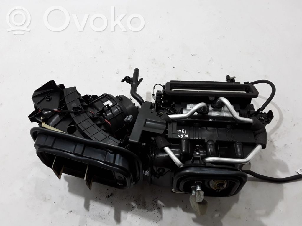 Volvo XC60 Nagrzewnica / Komplet 