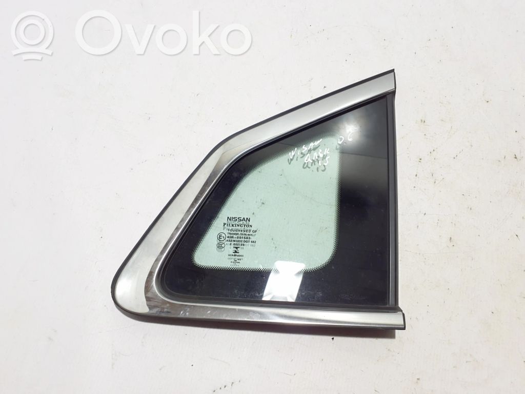 Nissan Qashqai Geam lateral spate 