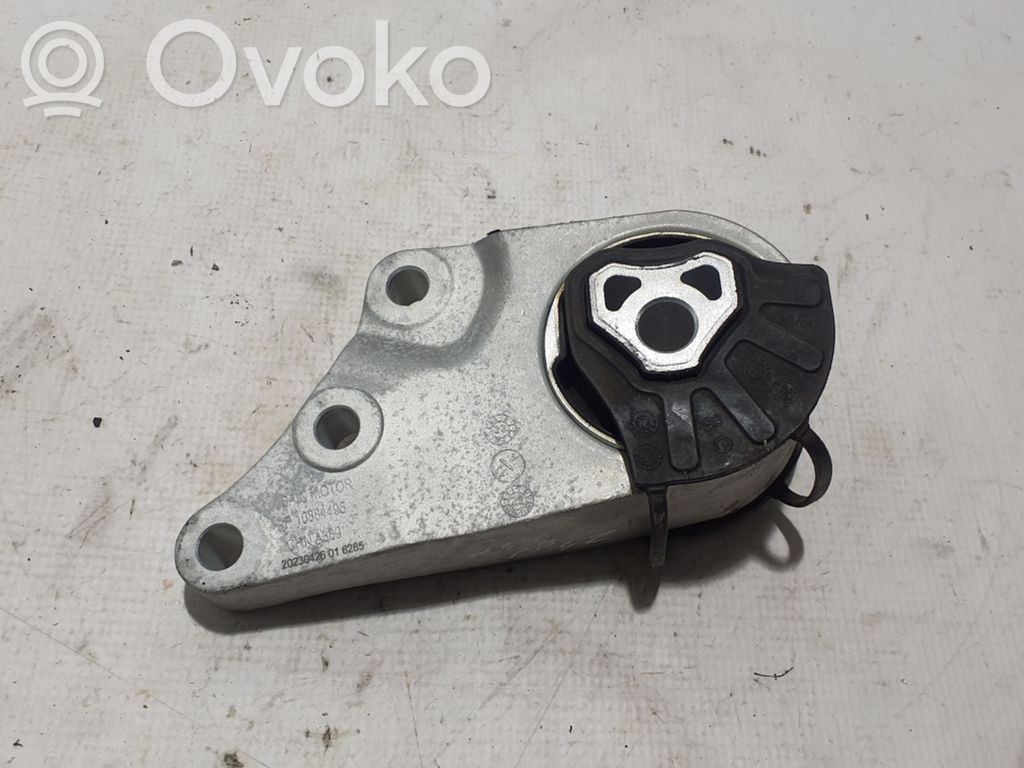 MG ZS Engine mounting bracket 