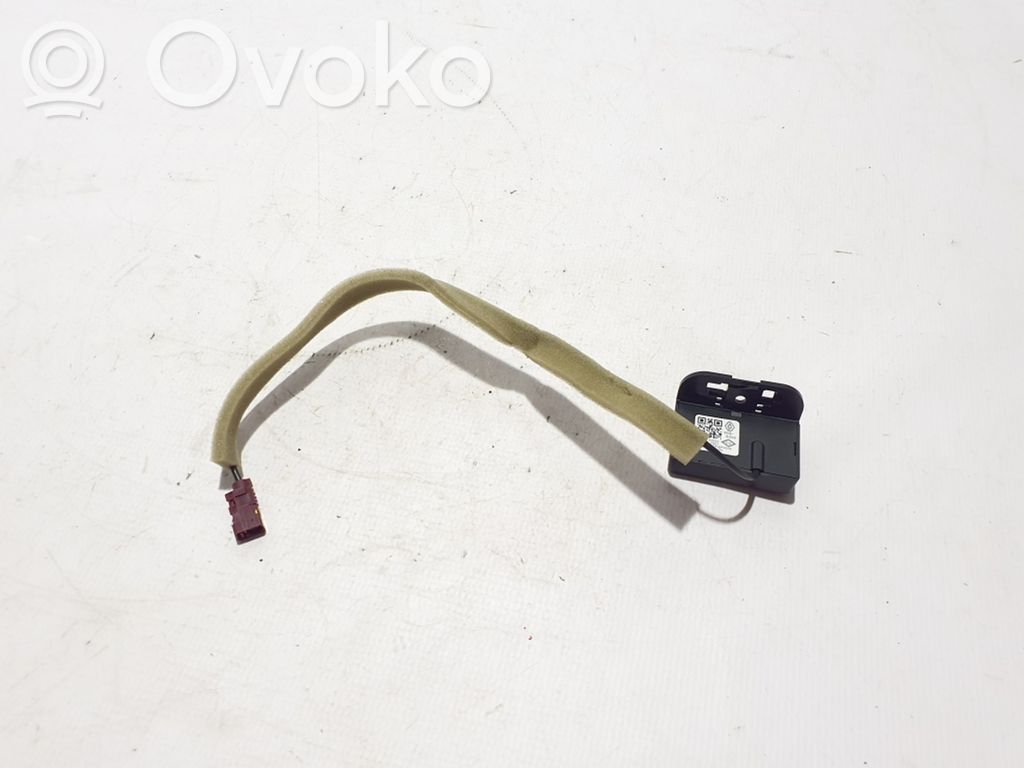 Renault Express Antena (GPS antena) 