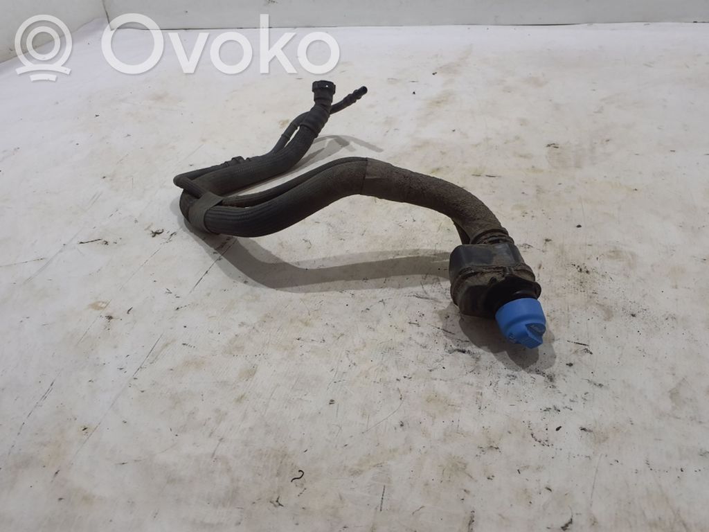 Renault Express Tubo e bocchettone per riempimento serbatoio del carburante 