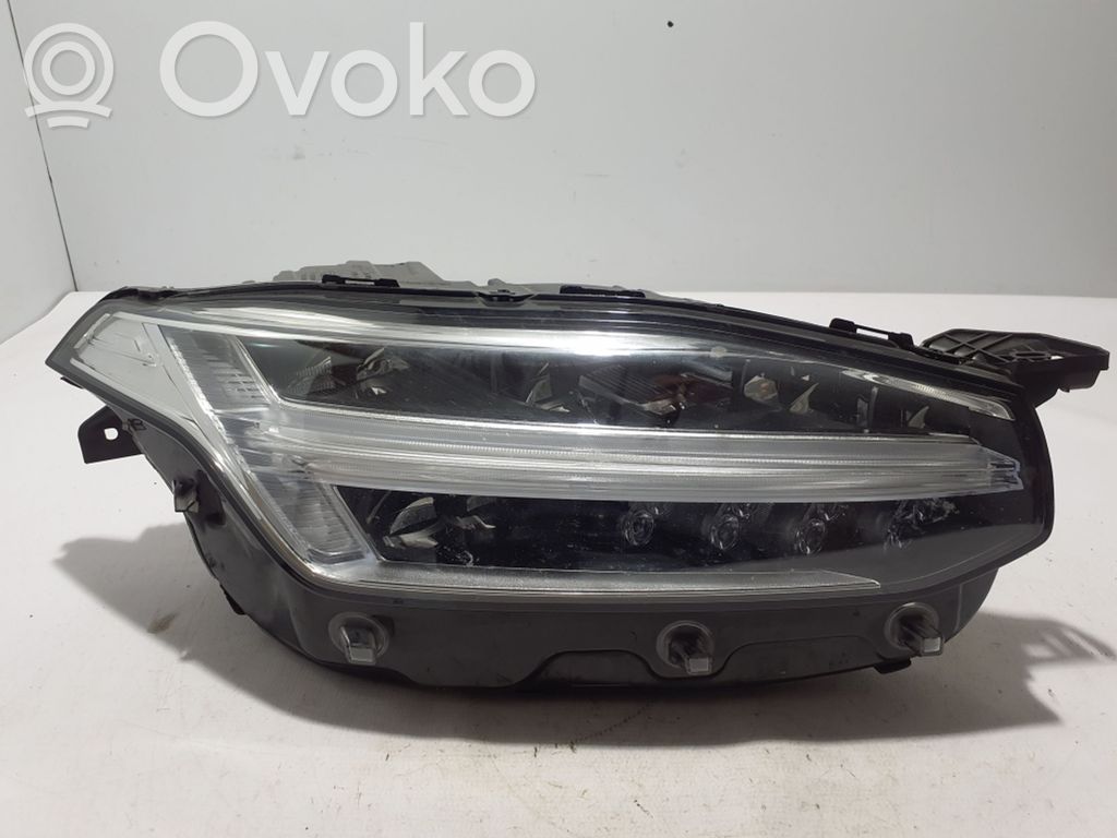 Volvo XC90 Scheinwerfer 