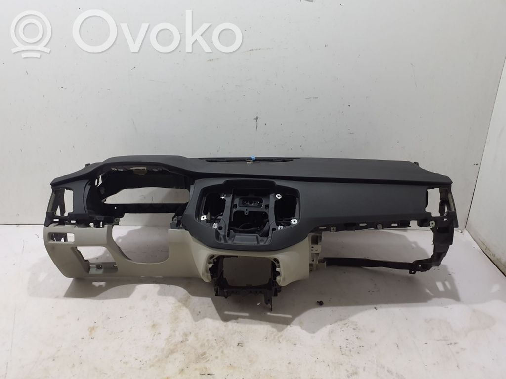 Volvo XC90 Panelis 