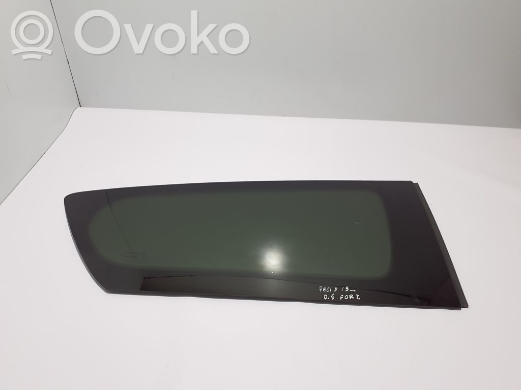 Chrysler Pacifica Rear side window 