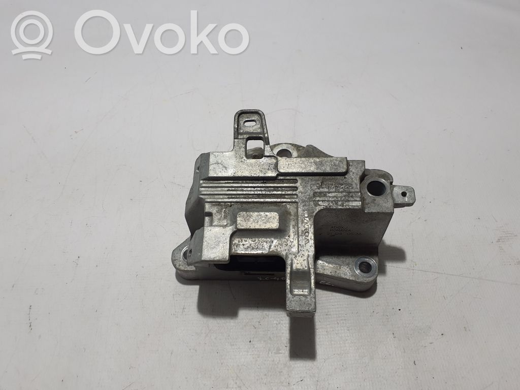 Volvo XC40 Engine mount bracket 