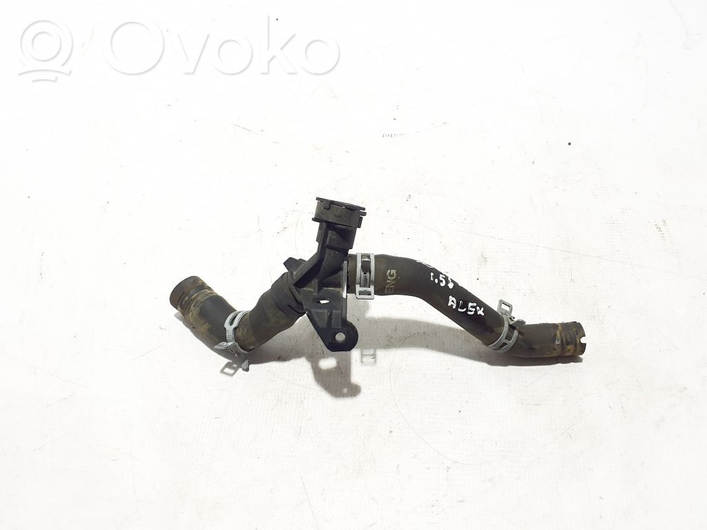 Volvo XC40 Conductă/furtun lichid de răcire motor 