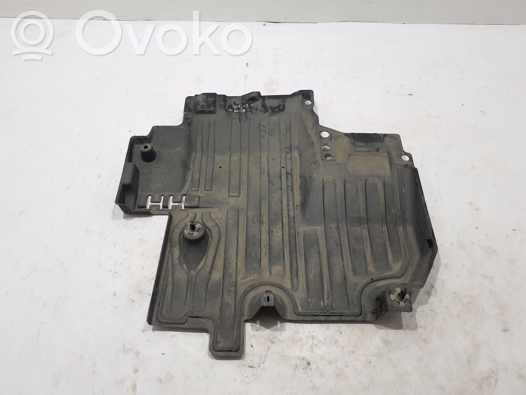 Volvo XC40 Osłona tylna podwozia pod bagażnik 