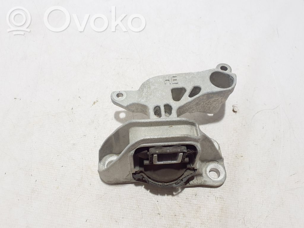 Renault Arkana Engine mount bracket 