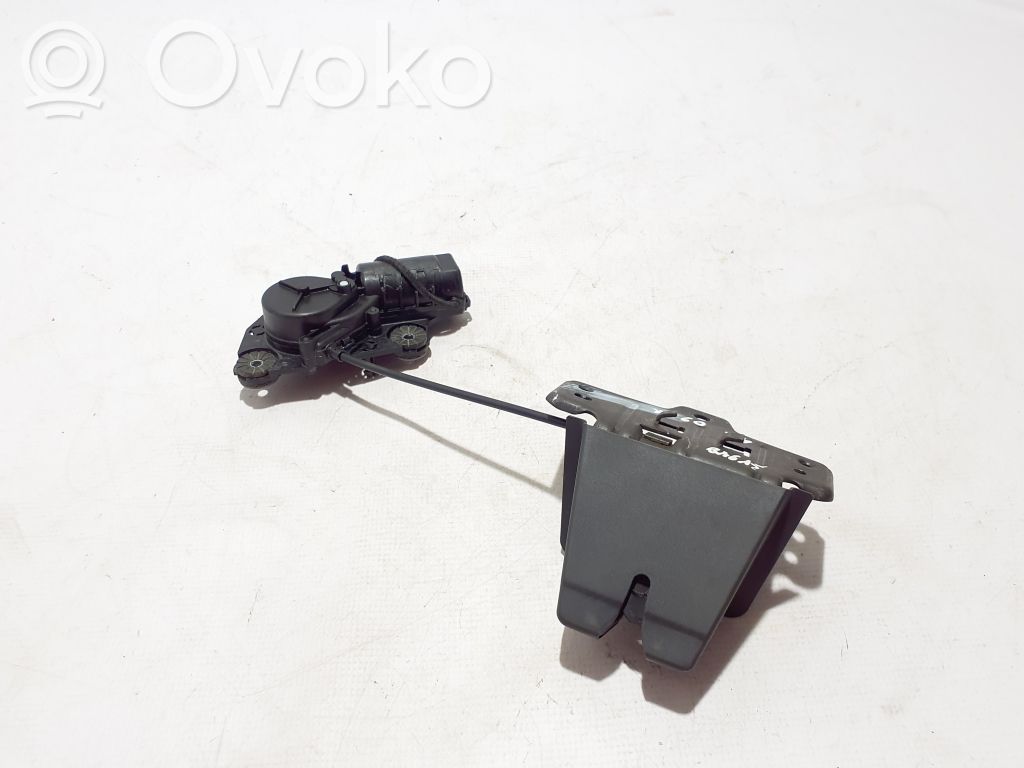 Volvo XC60 Loading door lock 