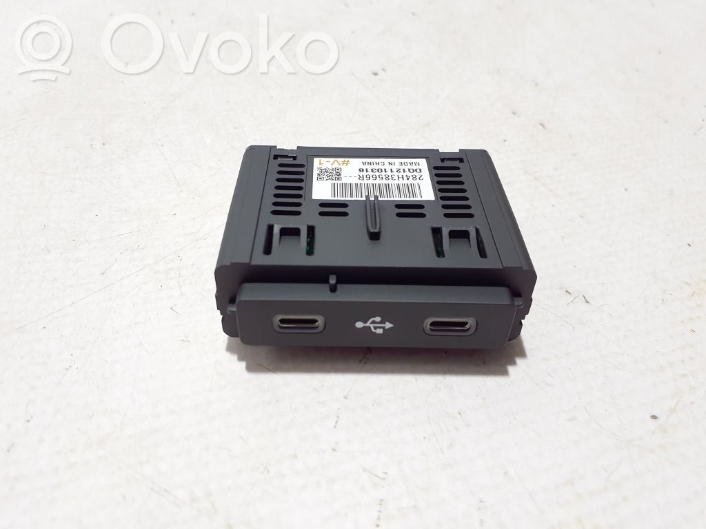 Renault Megane E-Tech Enchufe conector USB 