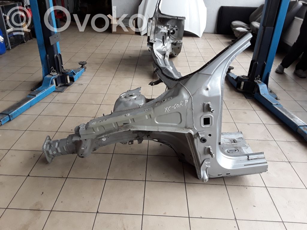 Volvo XC60 Panel lateral delantero 